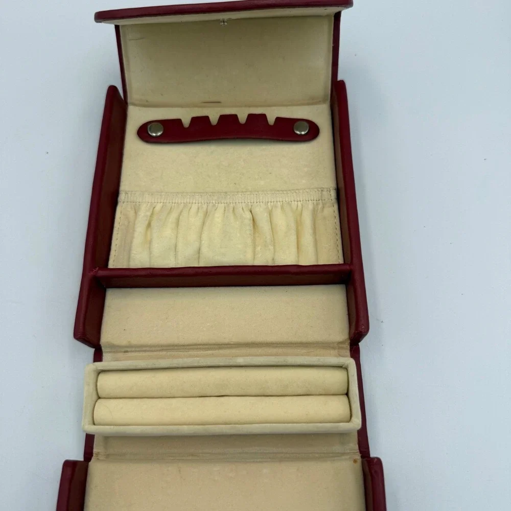 Mary Kay Red Faux Leather Travel Jewelry Case Organizer with Mirror and Handle